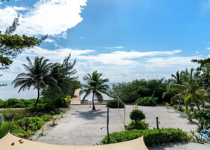 6br Beachfront Pool, Dock & Rooftop Villa