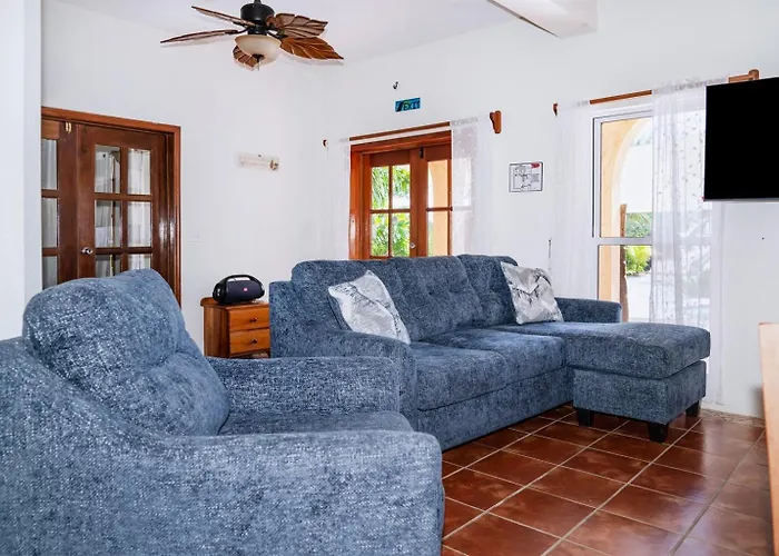 Villa 6br Beachfront Pool, Dock & Rooftop