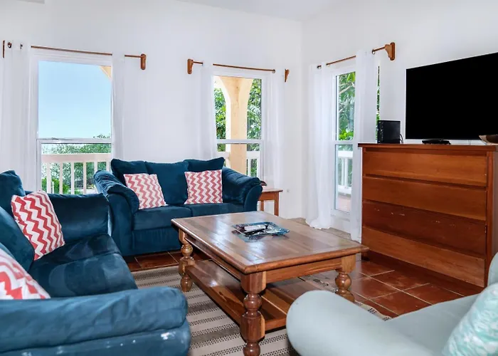 Villa 6br Beachfront Pool, Dock & Rooftop *