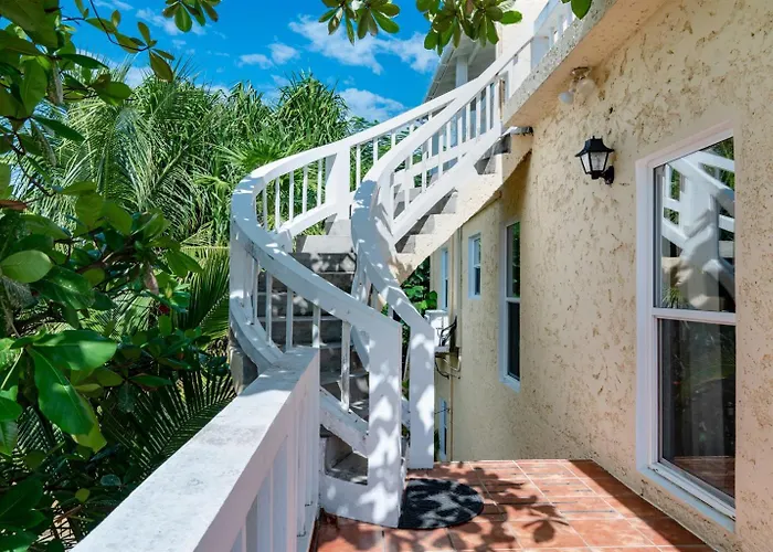 Villa 6br Beachfront Pool, Dock & Rooftop