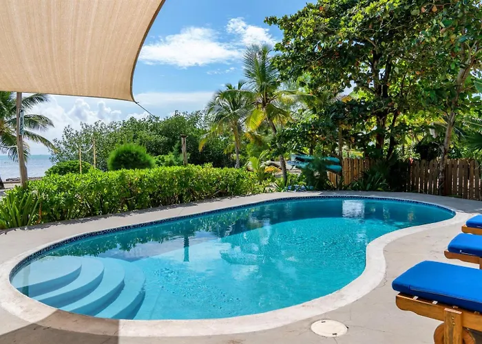 6br Beachfront Pool, Dock & Rooftop Villa