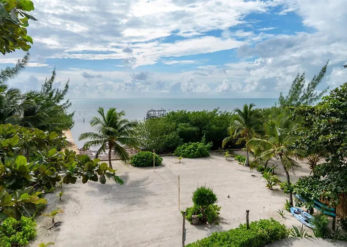 6br Beachfront Pool, Dock & Rooftop * San Pedro (Ambergris Caye)