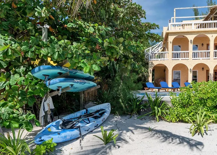 6br Beachfront Pool, Dock & Rooftop Villa *