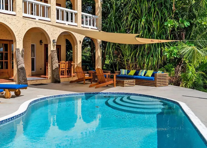 Villa 6br Beachfront Pool, Dock & Rooftop *