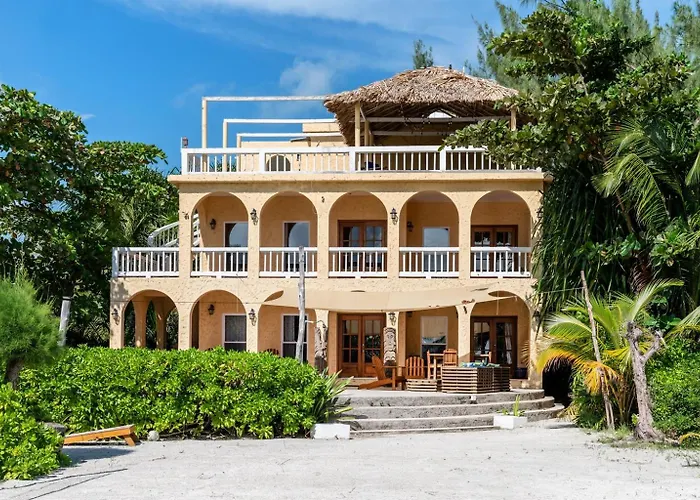 6br Beachfront Pool, Dock & Rooftop Villa