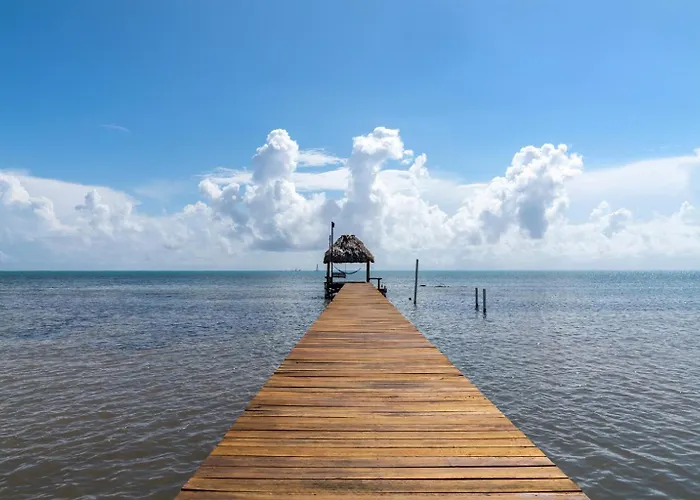 6br Beachfront Pool, Dock & Rooftop *