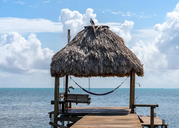 6br Beachfront Pool, Dock & Rooftop Villa