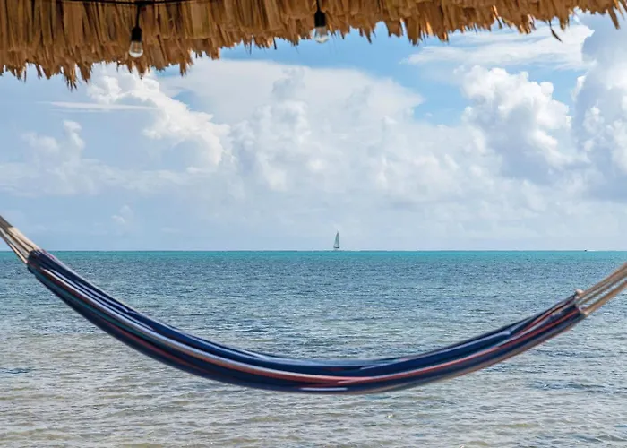 6br Beachfront Pool, Dock & Rooftop Villa San Pedro (Ambergris Caye)